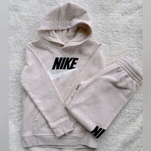 Nike sweatsuit